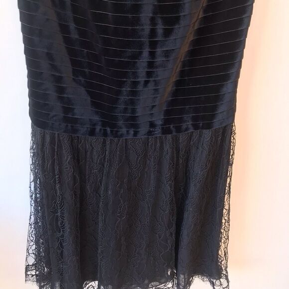 Carmen Marc Valvo Black Velvet Mermaid Gown sz 10 - Picture 5 of 9